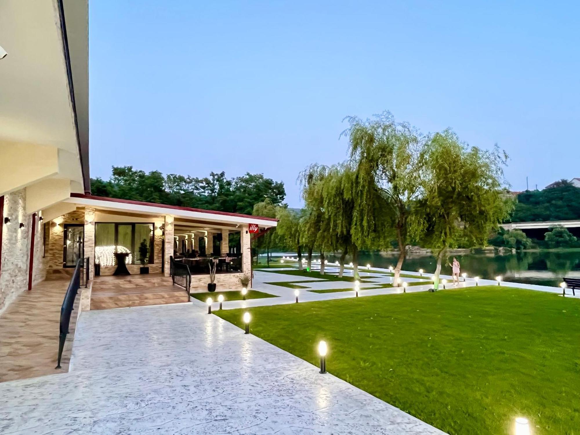 Vega Resort Restaurant & Lodge Orsova Exterior photo