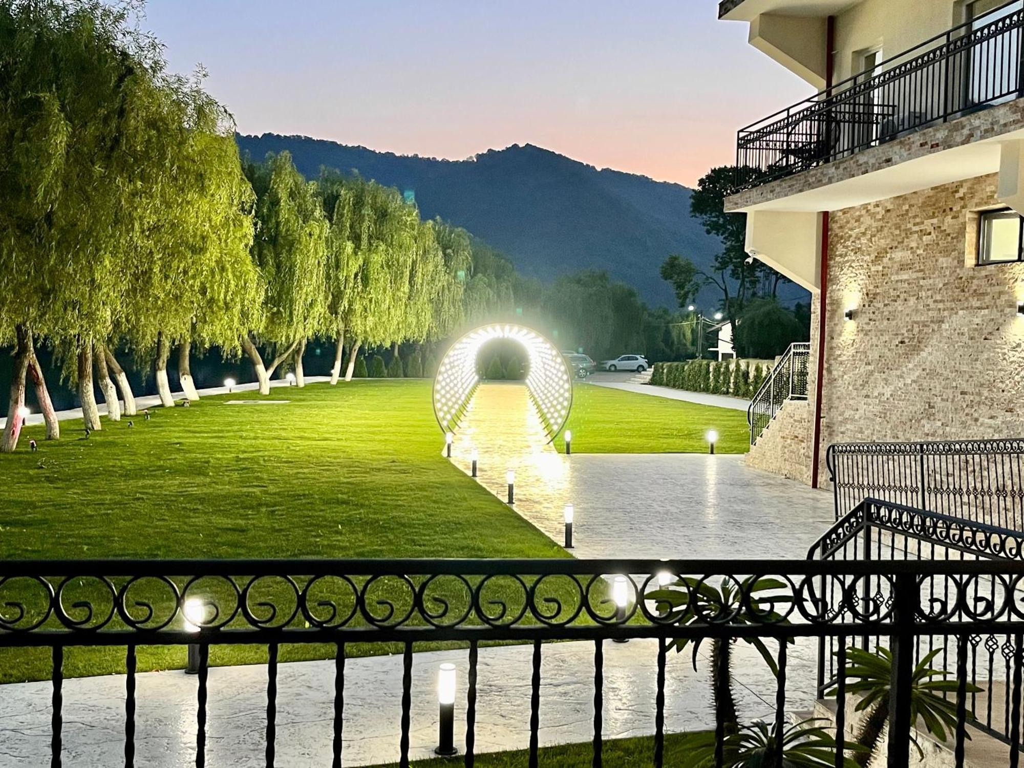 Vega Resort Restaurant & Lodge Orsova Exterior photo